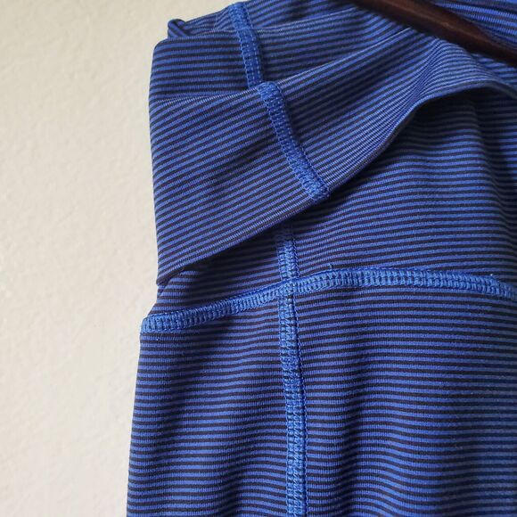 Nike Dri Fit Legend 2.0 Women's S Fold over Waistband Capri Pants 642530 Small - Picture 5 of 9